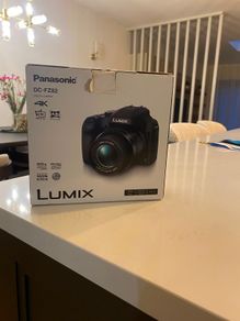 Panasonic DC FZ82 LUMIX camera