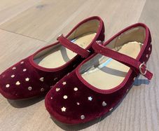 Girls shoes