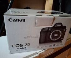 Canon 7D Mk II As new condition, low shutter count