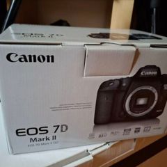 Canon 7D Mk II As new condition, low shutter count