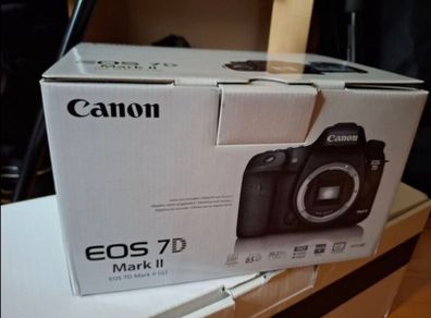Canon 7D Mk II As new condition, low shutter count