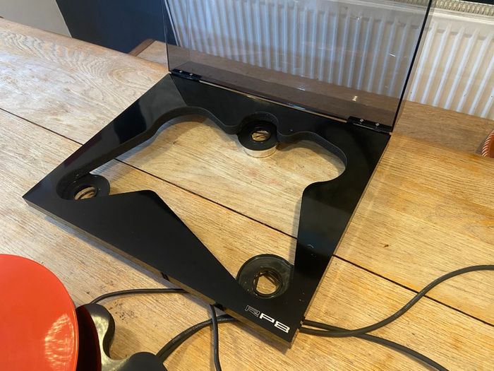 Rega RP8 Planar 8 Turntable with RB808 Tonearm and TTPSU Speed Control Power Supply Unit