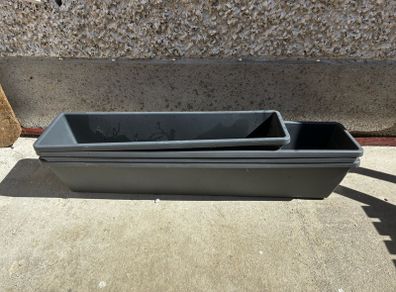 Ehlo window plant boxes