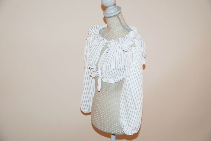 Tie Front Puff Sleeve Cop Top