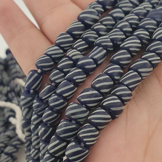 Vintage African white Stripe Black 7.0mm - 7.3mm Glass Beads Necklace