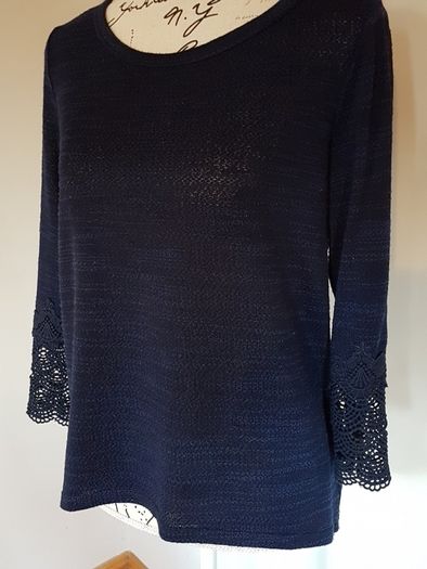 Navy Size M Vero Moda Top