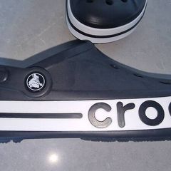 mens crocs size 42 (American sizing on crocs apparently) so a size 7 UK.