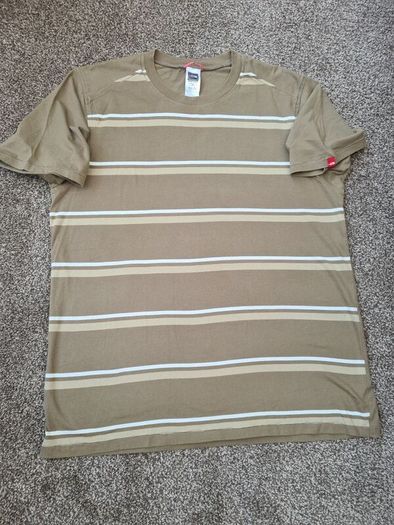 Mens The North Face crew neck t shirt Size Large green khaki