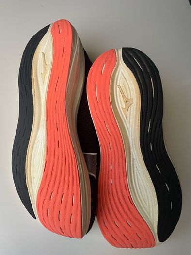 Mizuno Neo Zen runners UK size 9