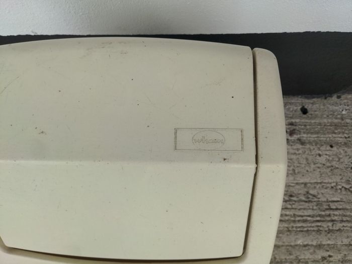 Wham cream swing lid bin