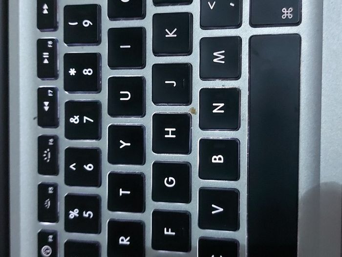 Apple MacBook Pro Model A1278, macOS High Sierra, Intel Core i5, 2.3GHz, 16GB Ram, 128GB SSD, Keyboard issues