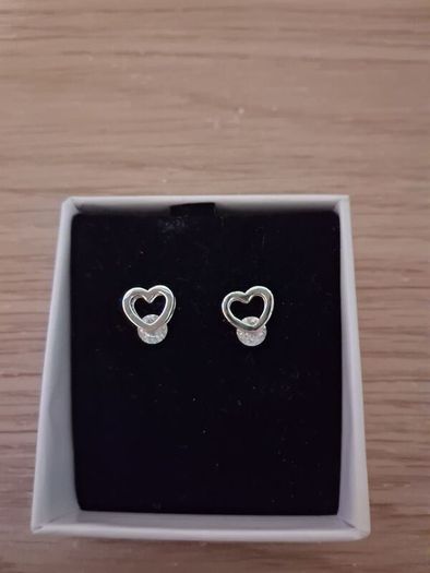silver heart earrings brand new