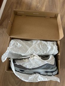 ASICS gel nyc cream/white UK10