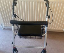 4-Wheeled Mobility Walker / Rollator with Seat & Basket