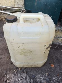 4 20 litre Jerry Cans