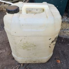 4 20 litre Jerry Cans