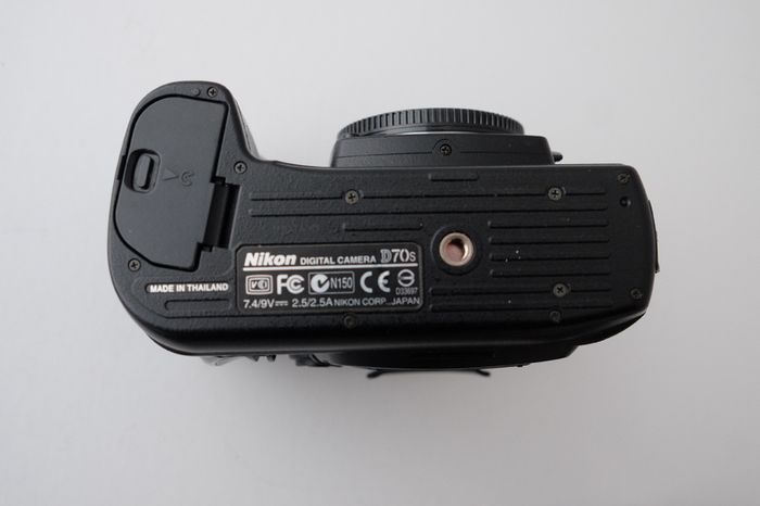 Nikon D70s mint condition with low shutter count