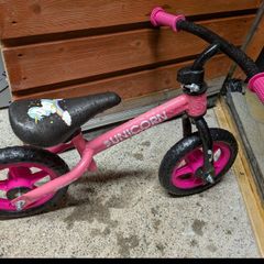 girls balance bike