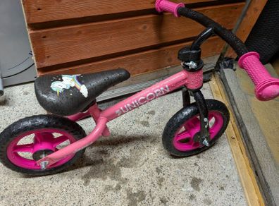 girls balance bike