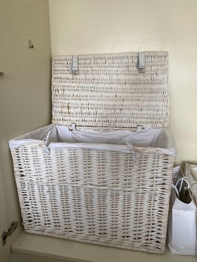 Large White Wicker Stoage Basket
