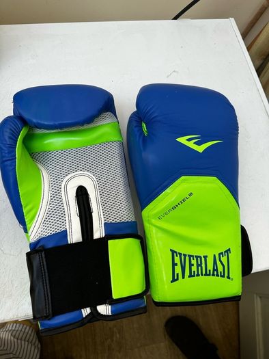 pro style boxing gloves