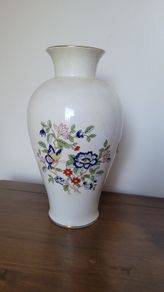 Large Royal Tara Butterfly Flower Vase