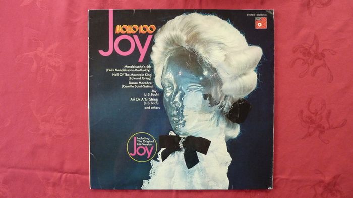 Classical music in modern style on vinyl (LP)