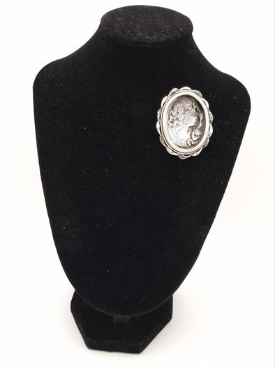 Vintage 925 Silver Carved Cameo Brooch