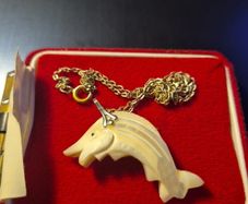 1960s Vintage Mother of Pearl Carved Necklace