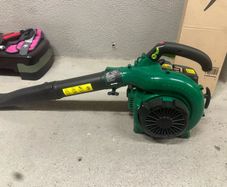 leaf blower