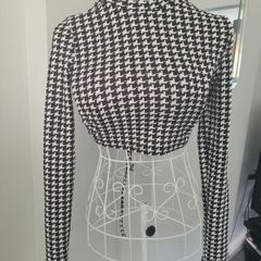 crop top size small