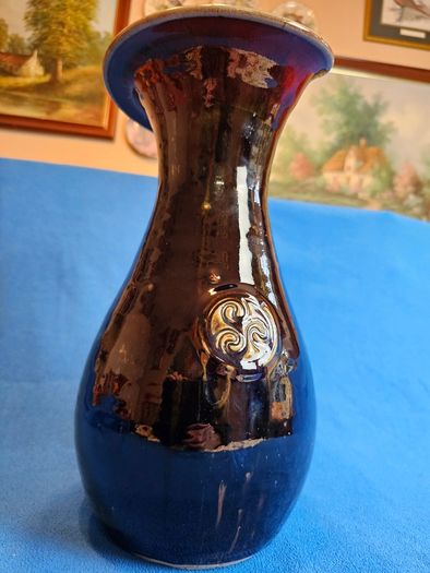 Beautiful Stately Colm De Ris Vase