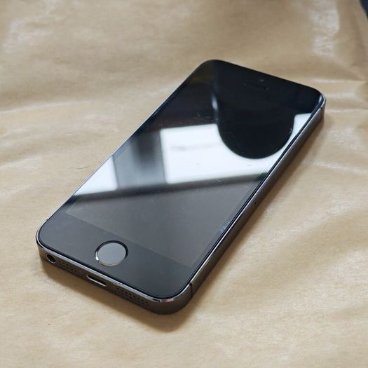 Apple iPhone 5s - 16GB - Space Gray - Activation locked - Parts only