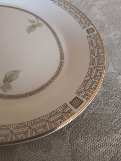 Royal Doulton - White Nile Platter.