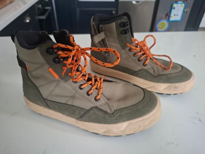 Kids boots