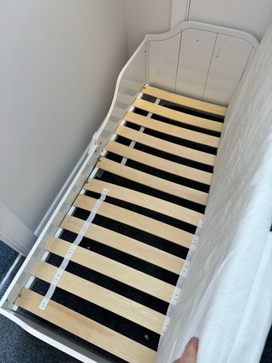 Child's bed age c. 3-6 years, free