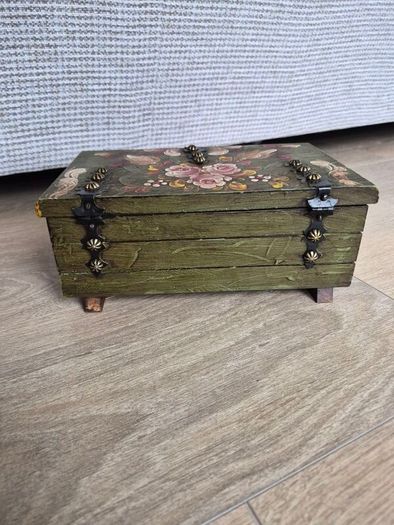 Hand paint Storage/Jewelry Box