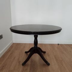 Round dining table 105cm diameter