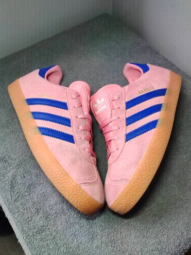 Trainers Adidas Originals women.