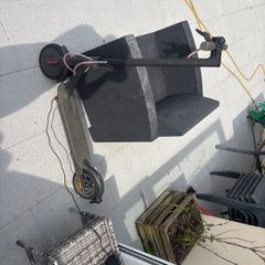E scooter + charger 25kph