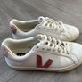 Veja Trainers Image 3