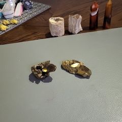Quartz crystal clusters