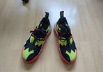 Basketball shoes