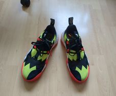 Basketball shoes