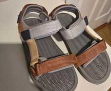 Boys sandals