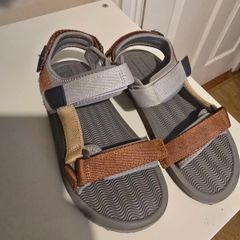 Boys sandals