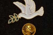 Dove of peace , pin back badge.