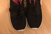 Girls runners bnwt size 13