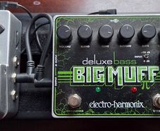Bass pedal board Tuner BeatBuddy Big Muff Pi Deluxe bass