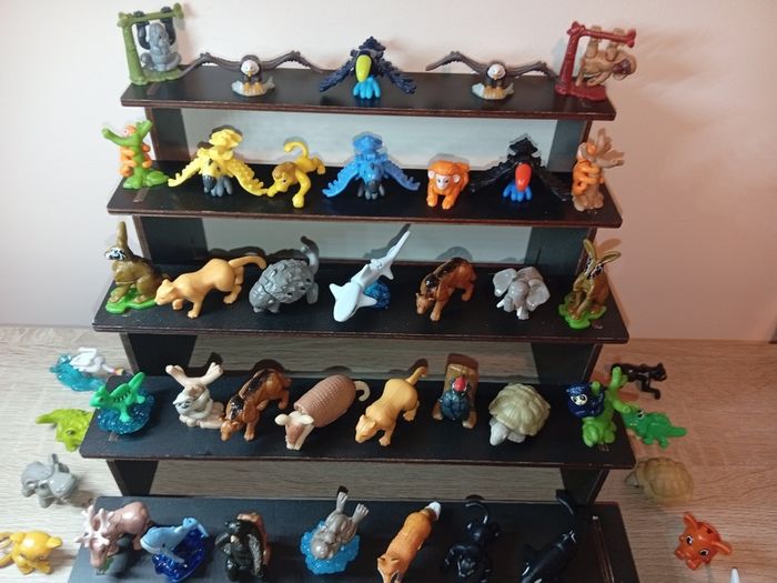 Large Collection of Kinder Natoons in excellent condition some vintage job lot